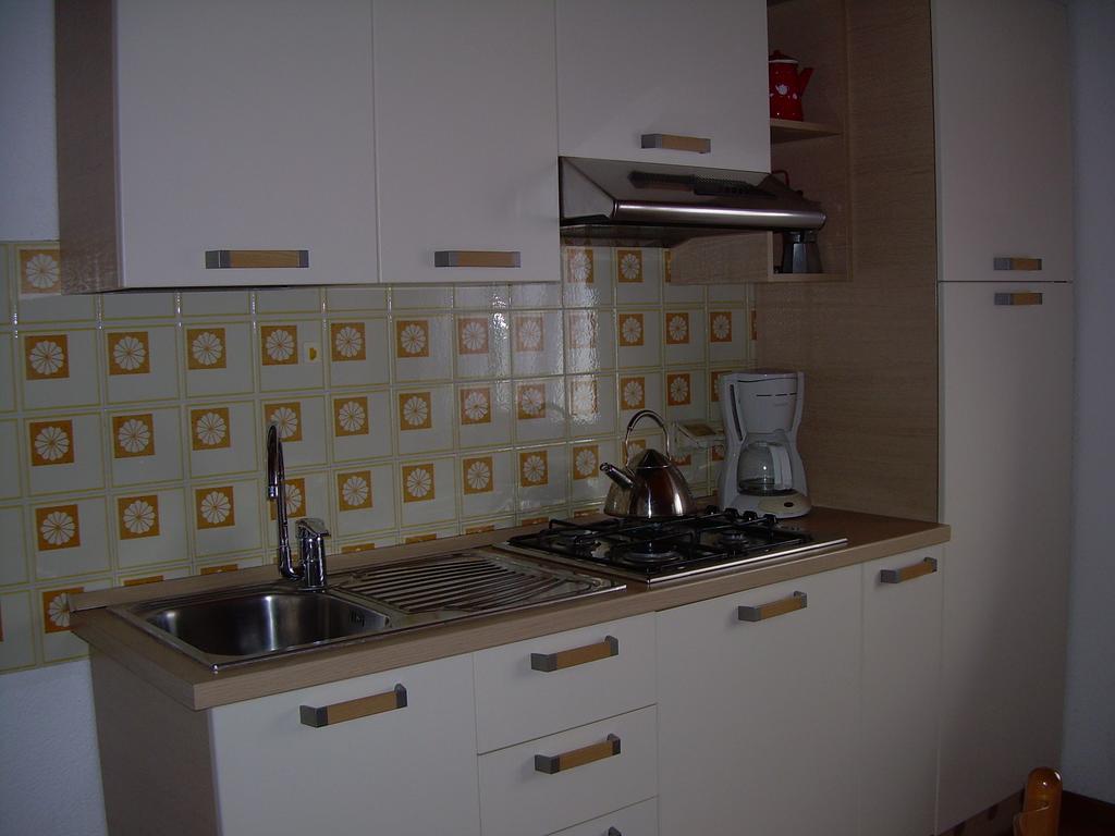 Casa Mary Appartement Brenzone sul Garda Kamer foto